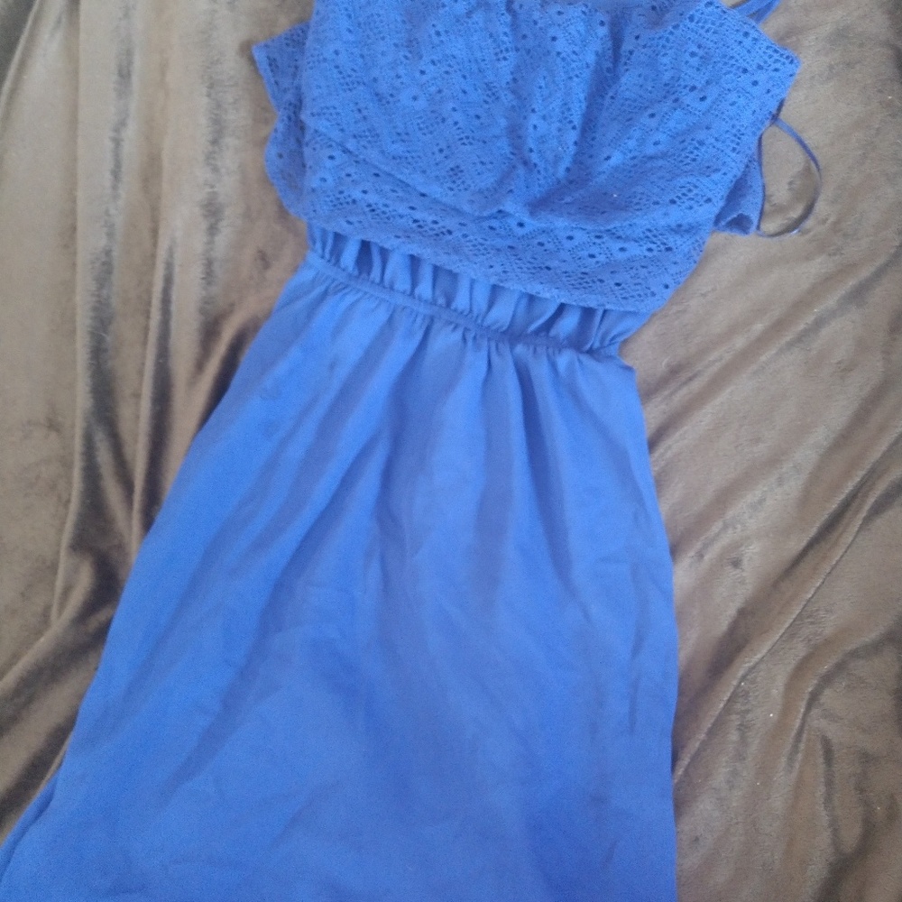 Dress - Picture 2 of 4